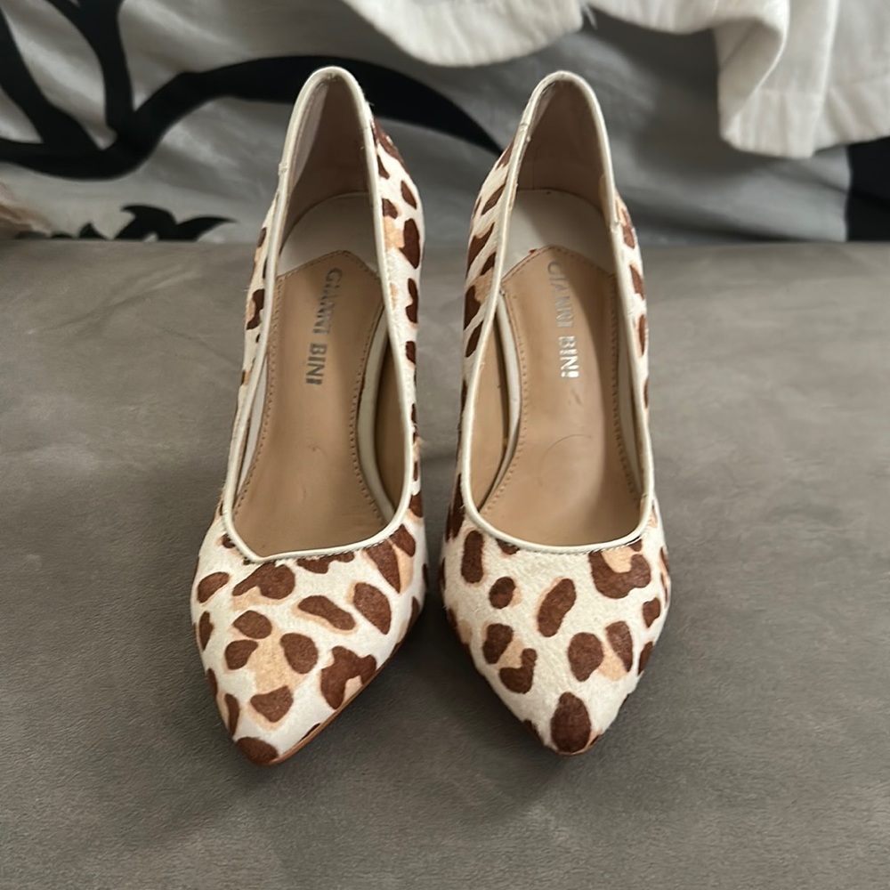 NWOT cheetah print heels